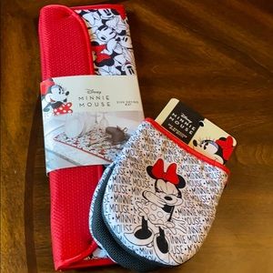 Minnie Mouse Dish Drying Mat with Mini Oven mitts